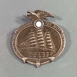 ALLEMAGNE INSIGNE DE JOURNEE DE LA MARINE 1935 FABRICATION SECONDE G.FR. KERK & SOHN PFORZHEIM HAUTEUR 4.6 cm